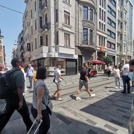 Taksim Sato מלון 2*