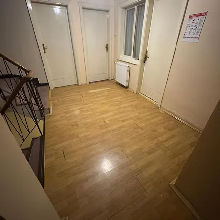 Taksim Sato מלון 2*